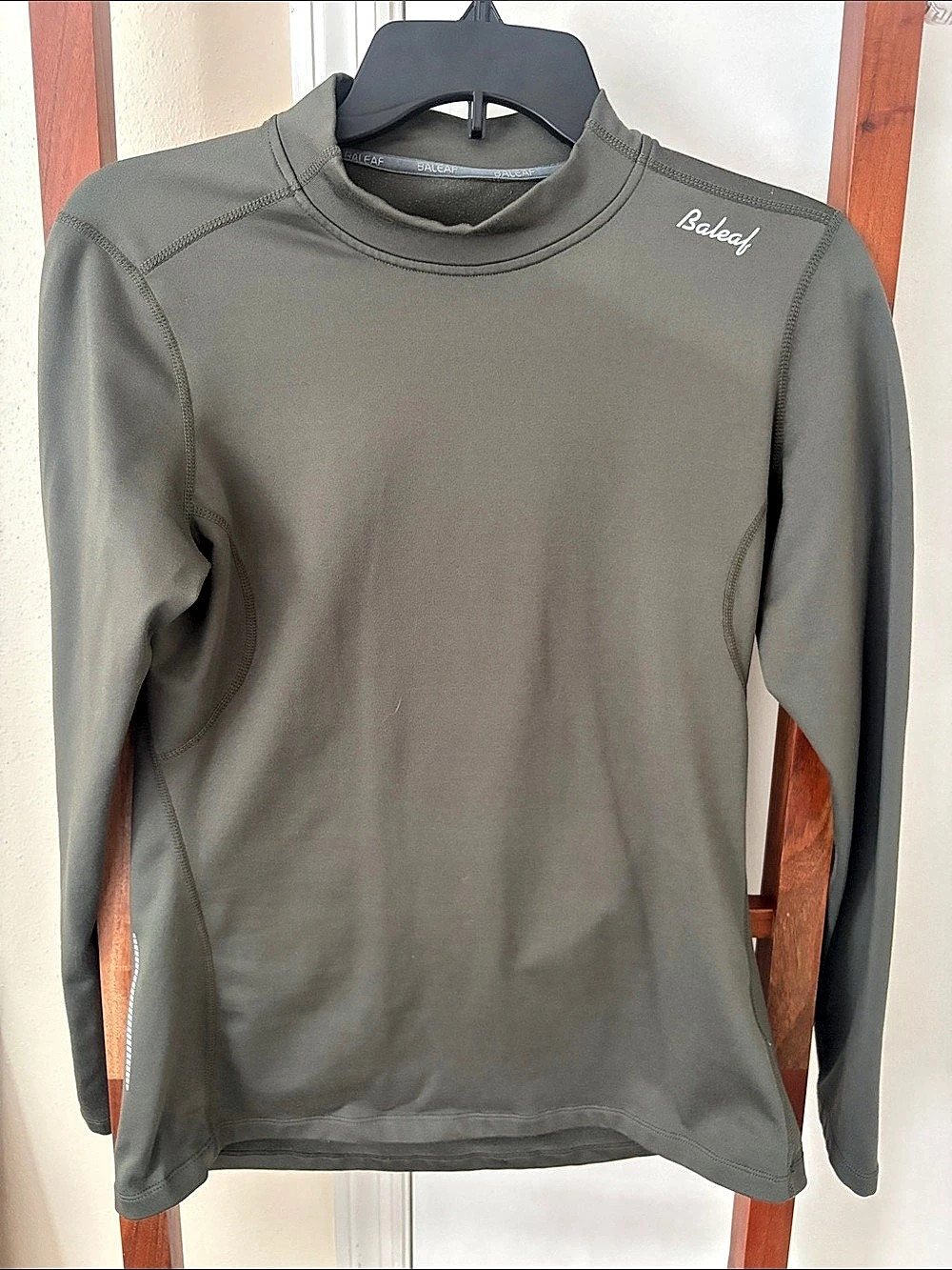 BALEAF Long Sleeve Athletic Top in Green Size Medium